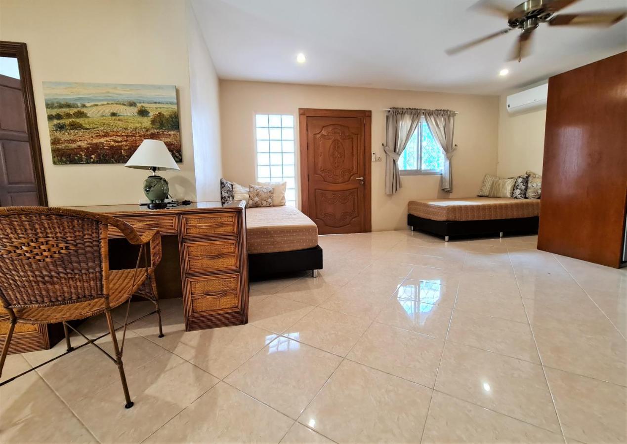 Butterfly Garden Boutique Residences By Frasier, A Lifestyle Destination Apt And Villas 1 To 3 Bedroom Units, 2 Full Bathrooms, Rain Shower, Spa Bath, Complete Kitchen, Staff 24-7,Fast Fiber Optic Wifi, 55" Smart Tv'S, Free Bbq, Pattaya Dış mekan fotoğraf