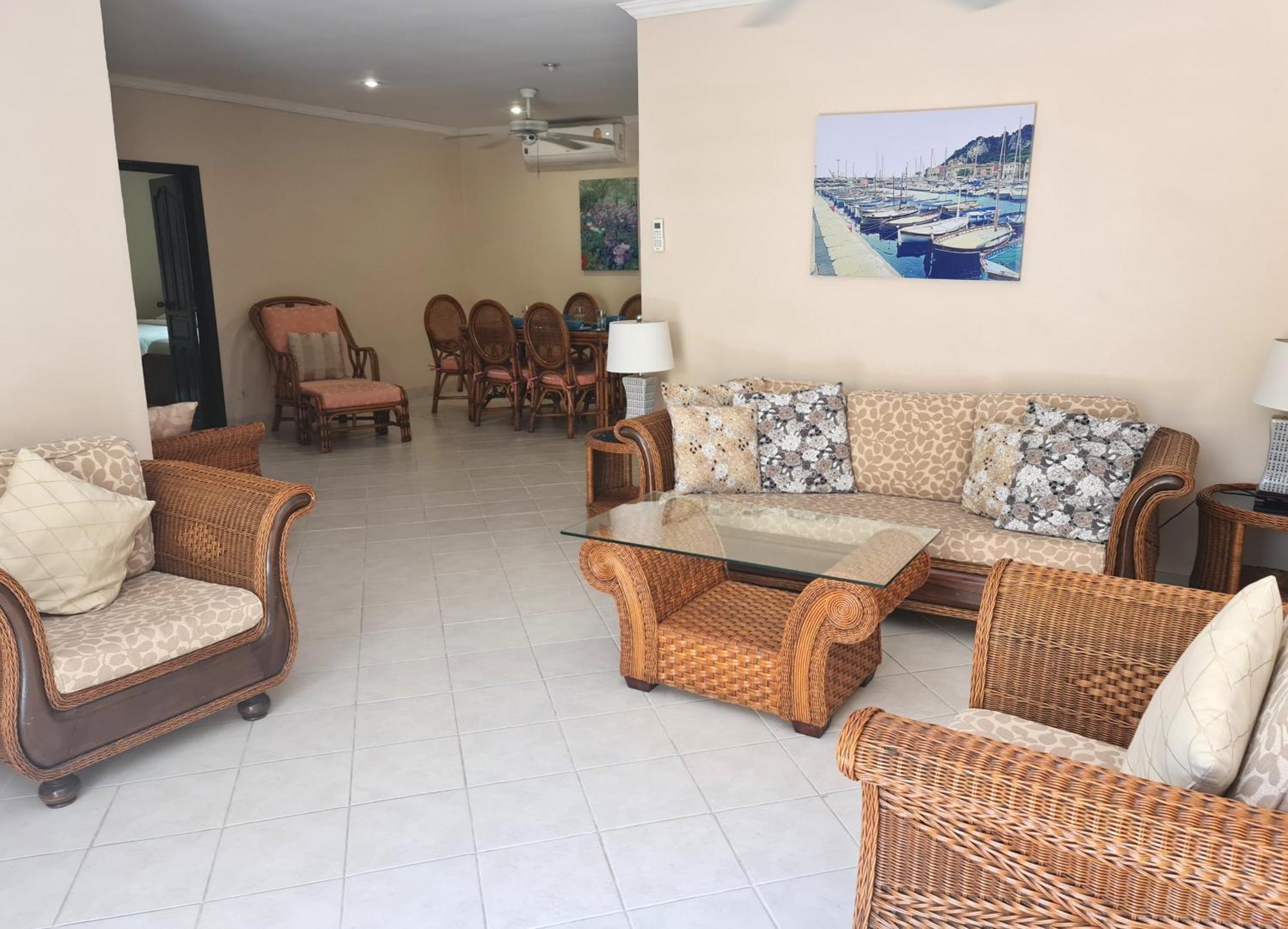 Butterfly Garden Boutique Residences By Frasier, A Lifestyle Destination Apt And Villas 1 To 3 Bedroom Units, 2 Full Bathrooms, Rain Shower, Spa Bath, Complete Kitchen, Staff 24-7,Fast Fiber Optic Wifi, 55" Smart Tv'S, Free Bbq, Pattaya Dış mekan fotoğraf