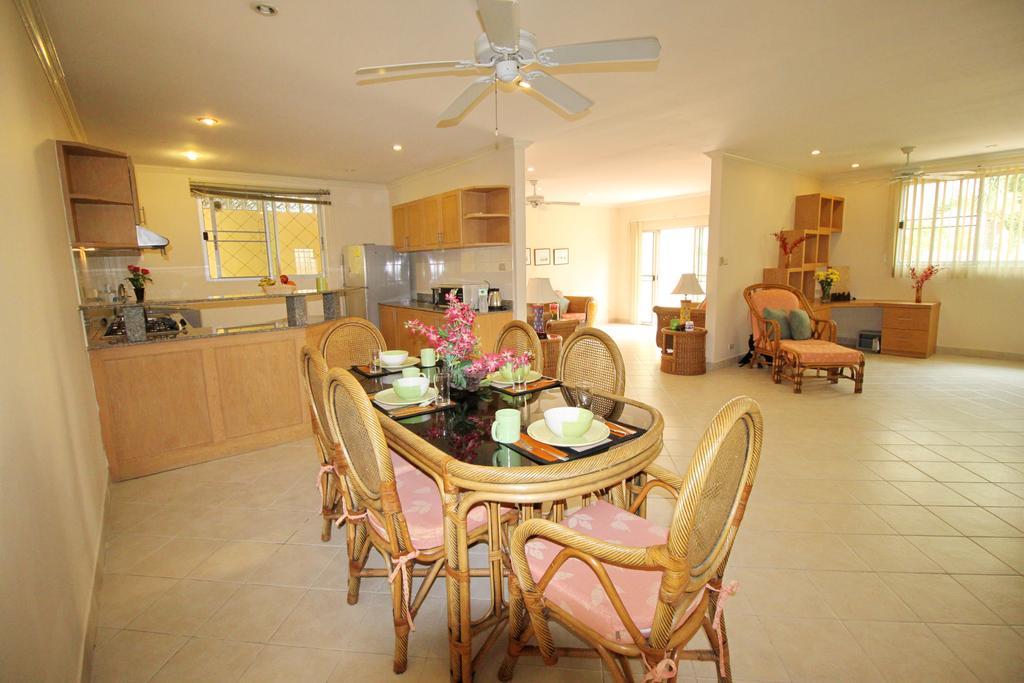 Butterfly Garden Boutique Residences By Frasier, A Lifestyle Destination Apt And Villas 1 To 3 Bedroom Units, 2 Full Bathrooms, Rain Shower, Spa Bath, Complete Kitchen, Staff 24-7,Fast Fiber Optic Wifi, 55" Smart Tv'S, Free Bbq, Pattaya Oda fotoğraf