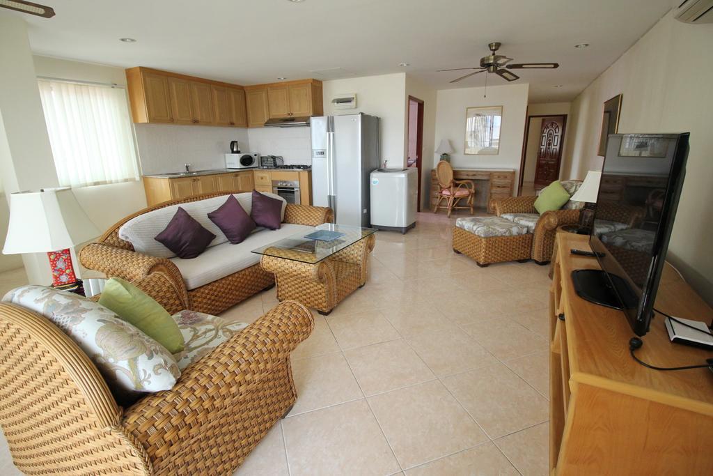 Butterfly Garden Boutique Residences By Frasier, A Lifestyle Destination Apt And Villas 1 To 3 Bedroom Units, 2 Full Bathrooms, Rain Shower, Spa Bath, Complete Kitchen, Staff 24-7,Fast Fiber Optic Wifi, 55" Smart Tv'S, Free Bbq, Pattaya Oda fotoğraf