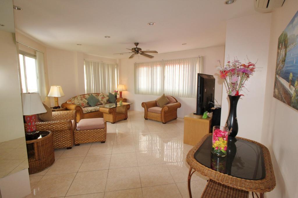 Butterfly Garden Boutique Residences By Frasier, A Lifestyle Destination Apt And Villas 1 To 3 Bedroom Units, 2 Full Bathrooms, Rain Shower, Spa Bath, Complete Kitchen, Staff 24-7,Fast Fiber Optic Wifi, 55" Smart Tv'S, Free Bbq, Pattaya Dış mekan fotoğraf